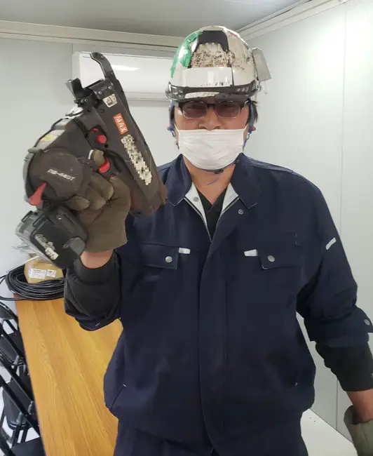 いつも使わせてもらってます！結束速く線のもちもよし、結束が強くなったので壁にもつかえる。あまりにも便利なので結束線を使う機会も減るくらい。