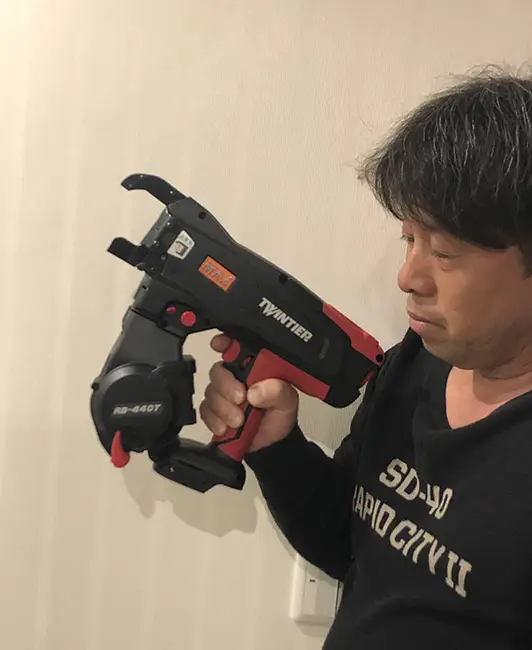 結束スピードが早くて仕事がはかどる！ 重量も軽くて楽に使える！