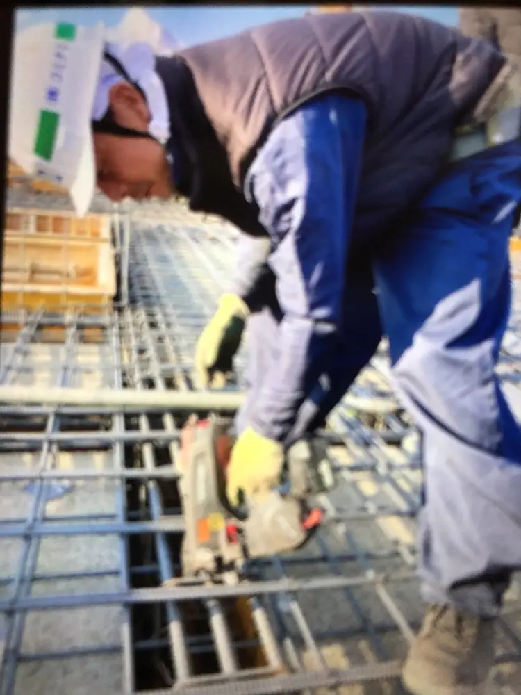 あらゆる鉄筋組みの現場作業で結束する際、強い結束と素早い作業が可能で効率良く仕事が進められています。 これからもどんどん使わせていただきたく思います。