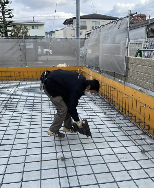 片手で結束が出来、仕事の効率も良い