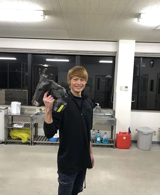 主にスラブを縛る時に使用していますが、結束が速くしっかり締まるのでとても良いです。 縛った後のひげも短くて気にならないのでとても重宝しています。