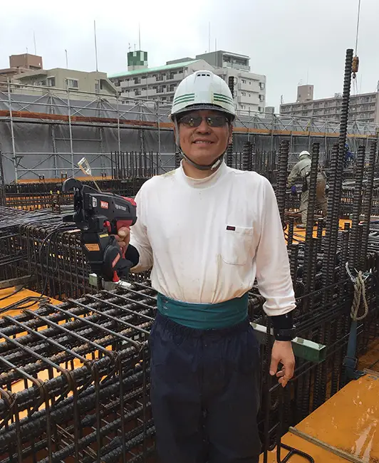 以前のものと比べてスピードが速い。ワイヤ１巻きで縛れる回数が圧倒的に増え、交換の手間が減って非常に良くなった！
